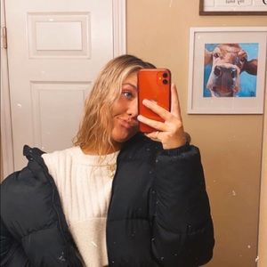 Meet your Posher, Mia